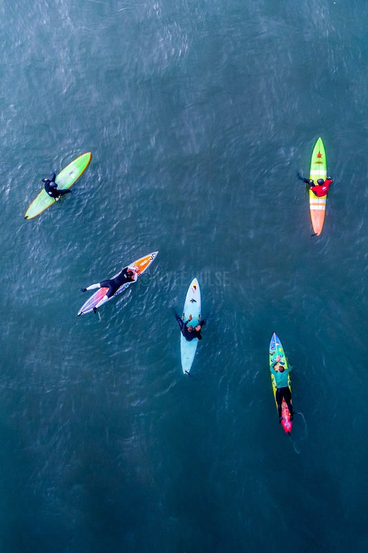 Chatting Between Waves