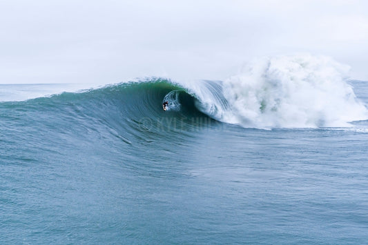 Luca Padua Riding a Mavericks Monster 2021 - 6 of 6